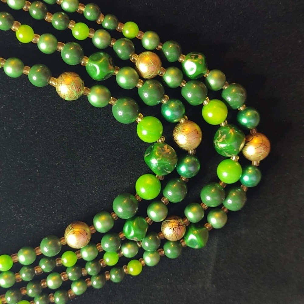 Japan Green Beaded Necklace and Earring Set - Picture 6 of 9